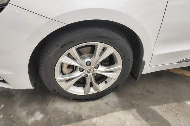 Used Geely Auto Emgrand GT 2018 1.5T MHEV Shining Edition Left Front Wheel Hub