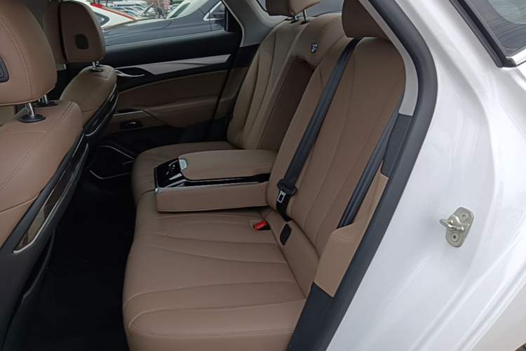 Used Geely Auto Emgrand GT 2018 1.5T MHEV Yaozun Edition Left Rear Seat