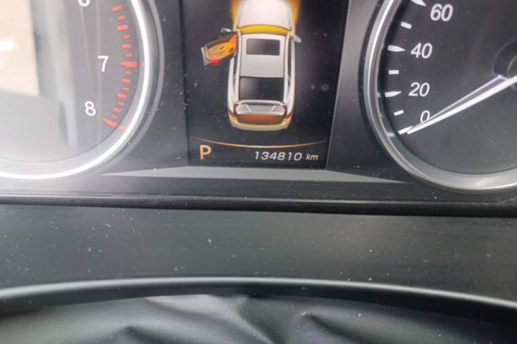 Used Geely Auto Emgrand GT 2018 1.8T Zunshang Zhiling Edition Odometer Close Up