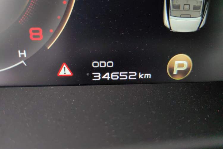 Used Geely Auto Emgrand GT 2018 1.5T MHEV Yaoxiang Edition Odometer Close Up