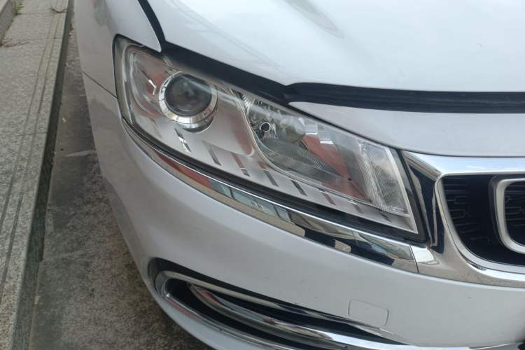 Used Geely Auto Emgrand GT 2018 1.8T Zunshang Zhiling Edition Right Front Headlight