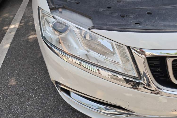 Used Geely Auto Emgrand GT 2018 1.8T Zunshang Zhiling Edition Right Front Headlight