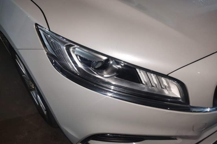 Used Geely Auto Emgrand GT 2018 1.5T MHEV Yaoxiang Edition Right Front Headlight