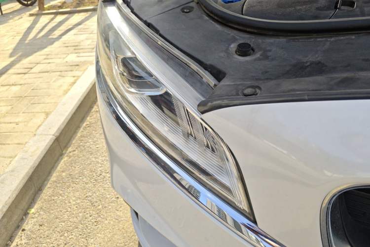 Used Geely Auto Emgrand GT 2018 1.5T MHEV Yaoxiang Edition Right Front Headlight