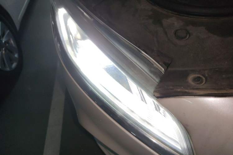 Used Geely Auto Emgrand GT 2018 1.5T MHEV Yaoxiang Edition Right Front Headlight