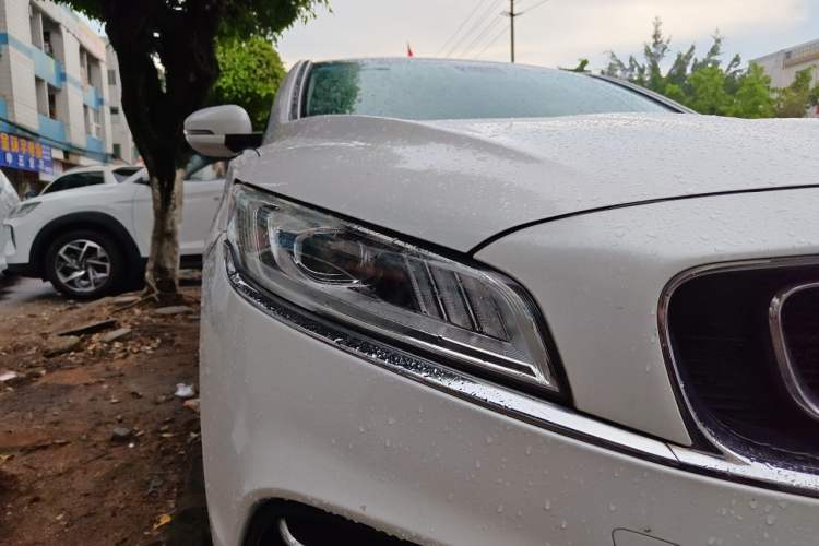 Used Geely Auto Emgrand GT 2018 1.5T MHEV Yaoxiang Edition Right Front Headlight
