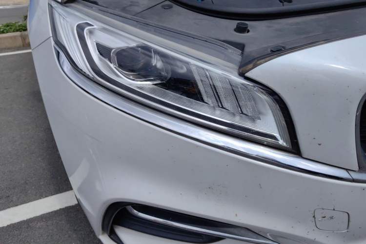 Used Geely Auto Emgrand GT 2018 1.5T MHEV Yaoxiang Edition Right Front Headlight