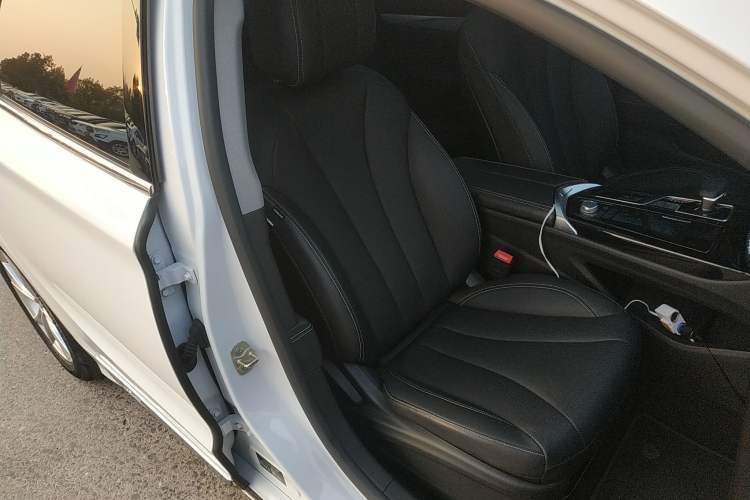 Used Geely Auto Emgrand GT 2018 1.5T MHEV Yaoxiang Edition Right Front Seat