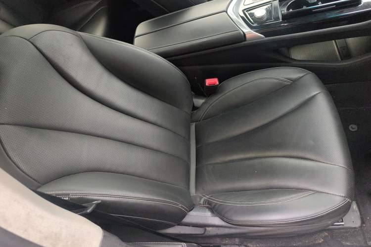 Used Geely Auto Emgrand GT 2018 1.5T MHEV Yaoxiang Edition Right Front Seat