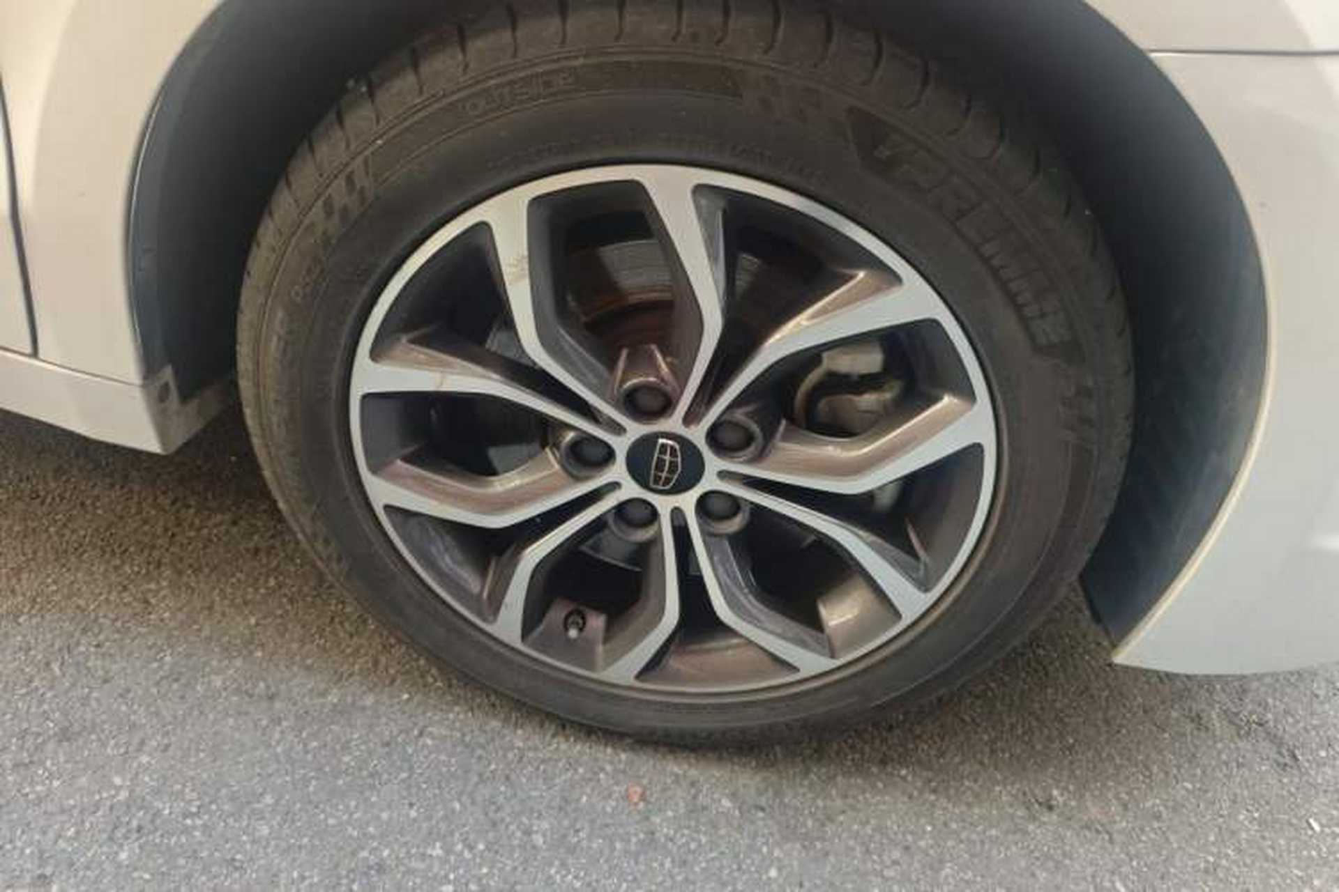 Used Geely Auto Emgrand GT 2018 1.8T Comfort Smart Leading Edition Right Front Wheel Hub
