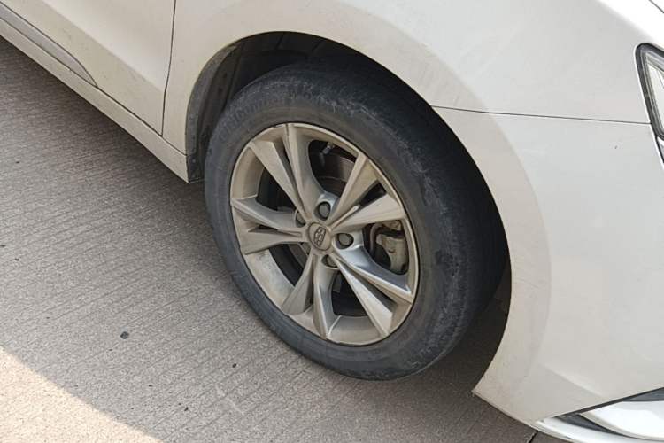 Used Geely Auto Emgrand GT 2018 1.5T MHEV Yaoxiang Edition Right Front Wheel Hub