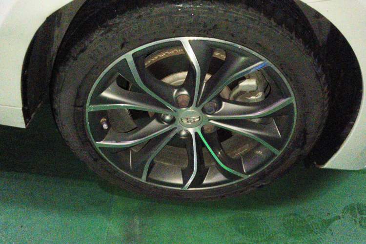 Used Geely Auto Emgrand GT 2018 1.5T MHEV Yaozun Edition Right Front Wheel Hub