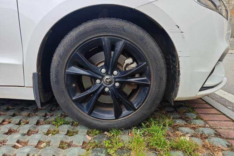 Used Geely Auto Emgrand GT 2018 1.5T MHEV Yaoxiang Edition Right Front Wheel Hub