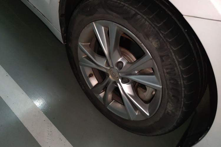 Used Geely Auto Emgrand GT 2018 1.5T MHEV Yaoxiang Edition Right Front Wheel Hub