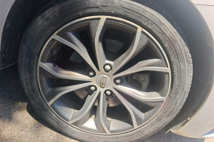 Used Geely Auto Emgrand GT 2018 1.5T MHEV Yaozun Edition Right Front Wheel Hub
