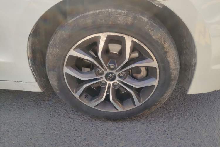Used Geely Auto Emgrand GT 2018 1.8T Comfort Smart Leading Edition Right Front Wheel Hub