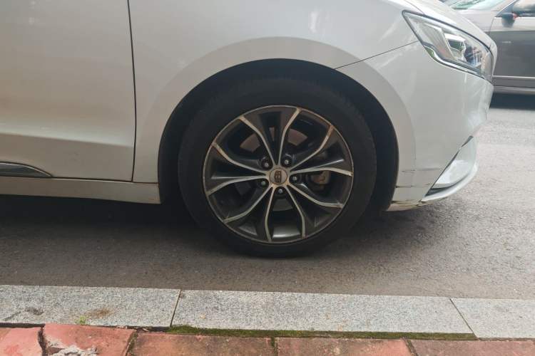 Used Geely Auto Emgrand GT 2018 1.5T MHEV Yaozhi Edition Right Front Wheel Hub