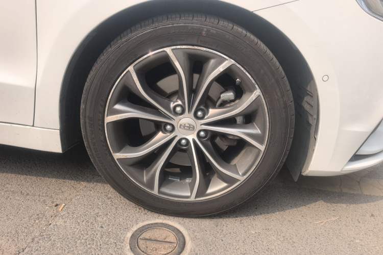 Used Geely Auto Emgrand GT 2018 1.5T MHEV Yaozun Edition Right Front Wheel Hub