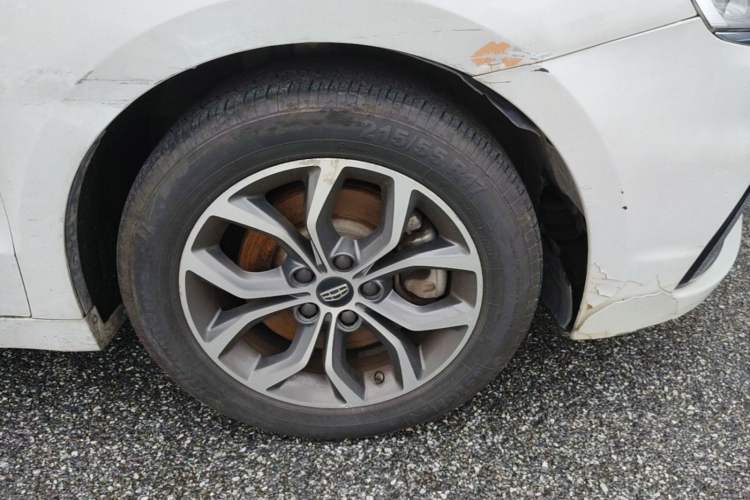 Used Geely Auto Emgrand GT 2018 1.8T Comfort Smart Leading Edition Right Front Wheel Hub