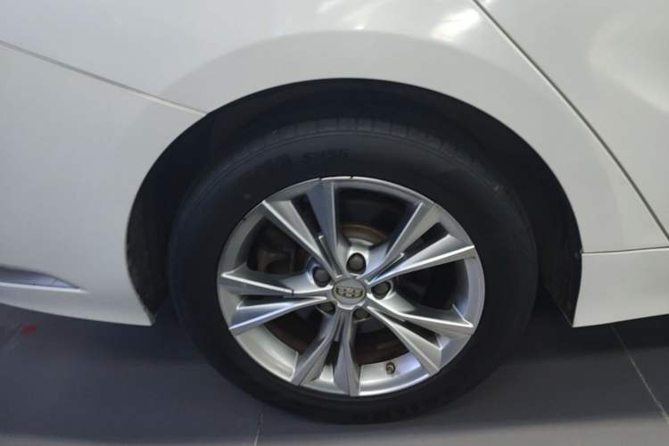 Used Geely Auto Emgrand GT 2018 1.5T MHEV Yaoxiang Edition Right Rear Wheel Hub