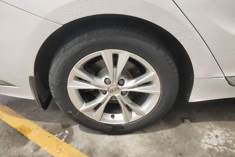 Used Geely Auto Emgrand GT 2018 1.5T MHEV Shining Edition Right Rear Wheel Hub
