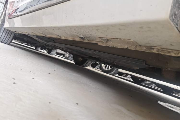 Used Geely Auto Emgrand GT 2018 1.5T MHEV Yaoxiang Edition Right Side Sill