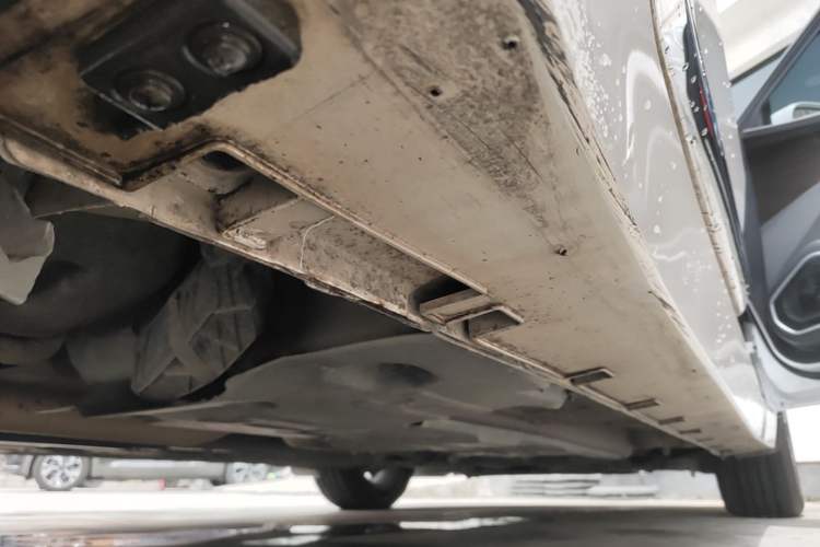 Used Geely Auto Emgrand GT 2018 1.5T MHEV Shining Edition Right Side Sill