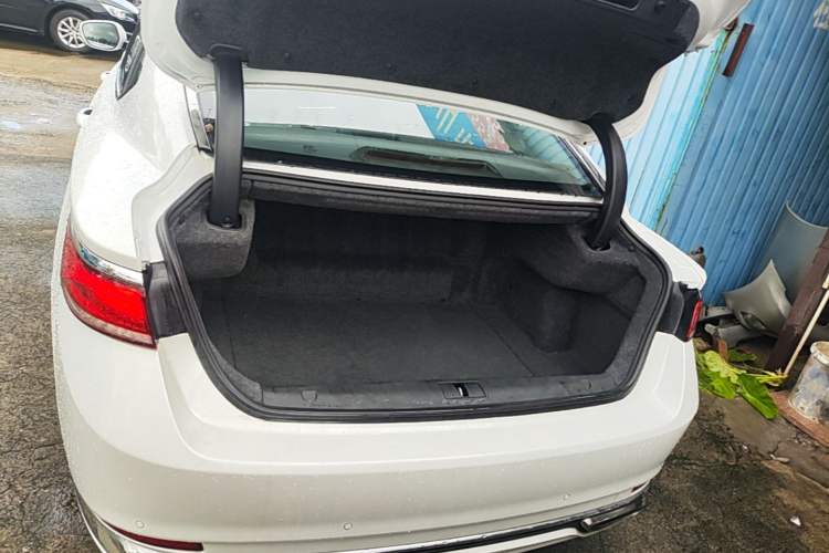 Used Geely Auto Emgrand GT 2018 1.5T MHEV YAOCHI Edition Trunk