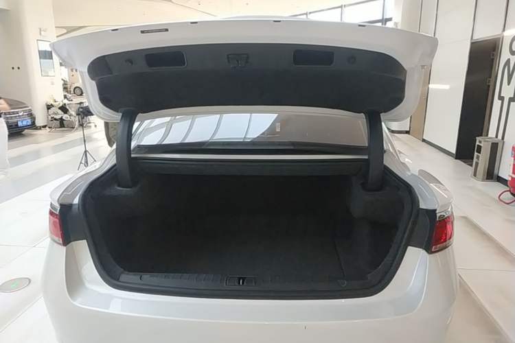 Used Geely Auto Emgrand GT 2018 1.5T MHEV Yaoxiang Edition Trunk