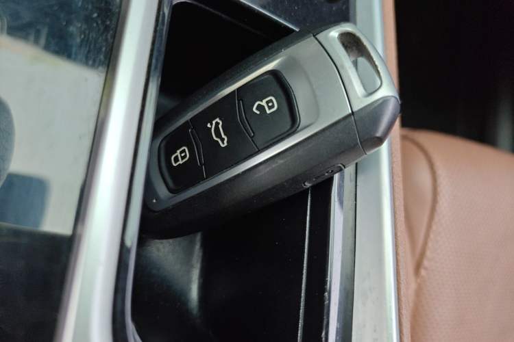Used Geely Auto Emgrand GT 2018 1.8T Zunshang Zhiling Edition Vehicle Key