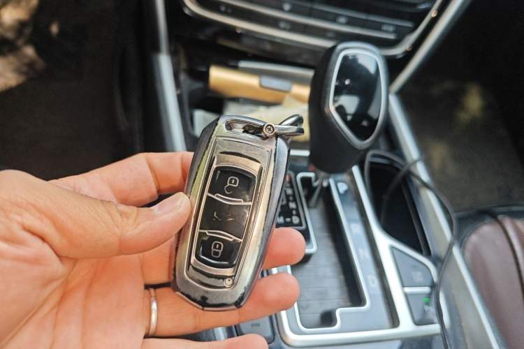 Used Geely Auto Emgrand GT 2018 1.8T Zunshang Zhiling Edition Vehicle Key