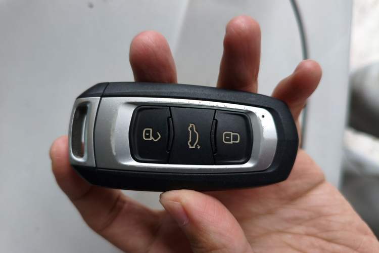 Used Geely Auto Emgrand GT 2018 1.8T Zunshang Zhiling Edition Vehicle Key