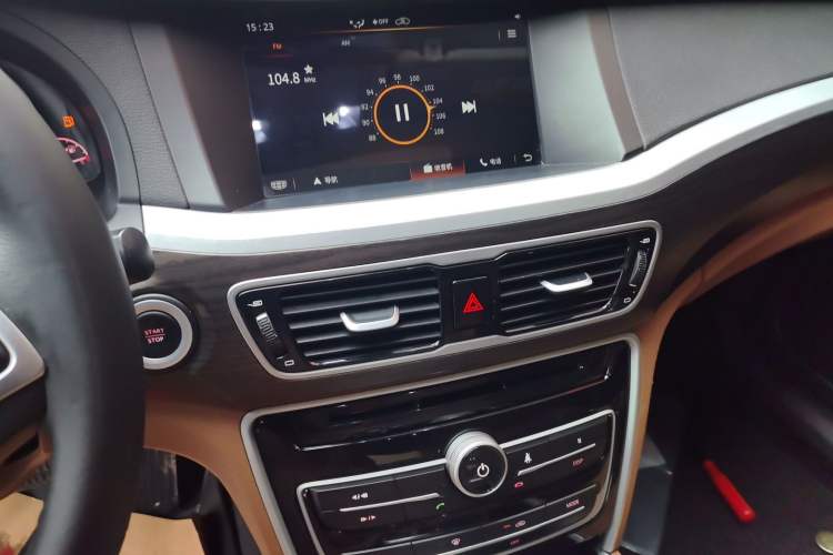 Used Geely Auto Emgrand GT 2018 1.8T Zunshang Zhiling Edition Audio And AC Panel