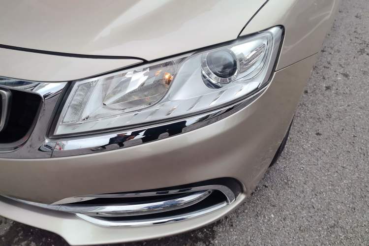 Used Geely Auto Emgrand GT 2018 1.8T Zunshang Zhiling Edition Left Front Headlight