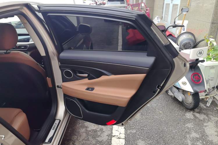 Used Geely Auto Emgrand GT 2018 1.8T Zunshang Zhiling Edition Right Rear Door Interior