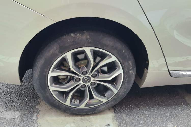 Used Geely Auto Emgrand GT 2018 1.8T Zunshang Zhiling Edition Right Rear Wheel Hub