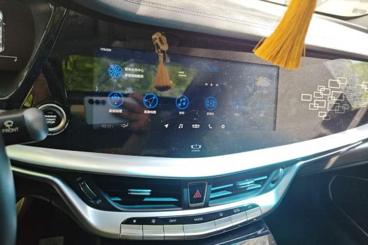 Used Geely Auto Emgrand GT 2020 1.5T MHEV Yaoxiang Edition Audio And AC Panel