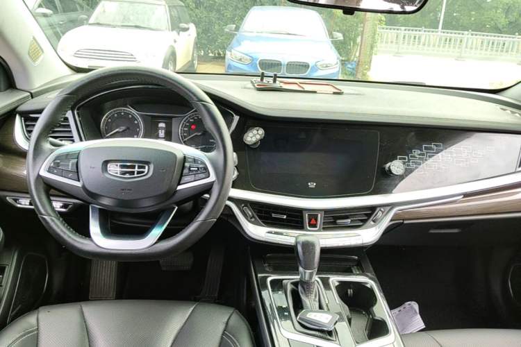 Used Geely Auto Emgrand GT 2020 Revised 1.8T Navigation Edition Center Console