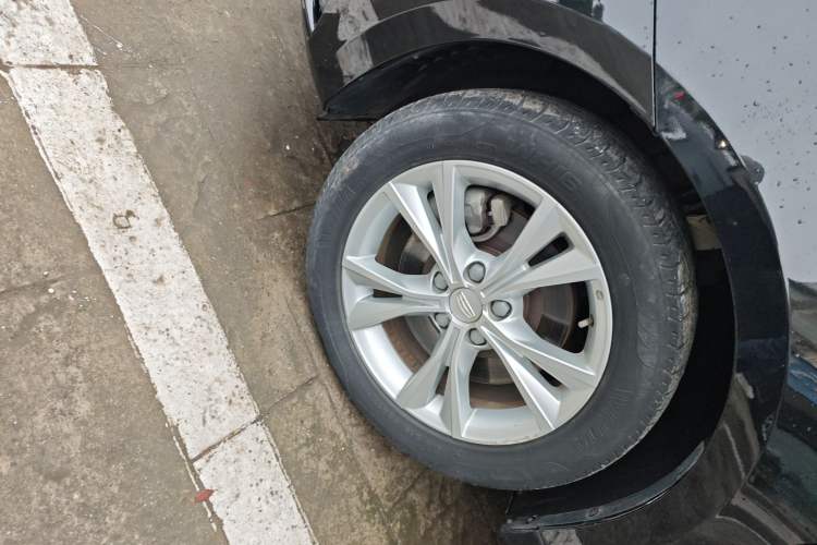 Used Geely Auto Emgrand GT 2020 1.8T Flagship Edition Left Front Wheel Hub