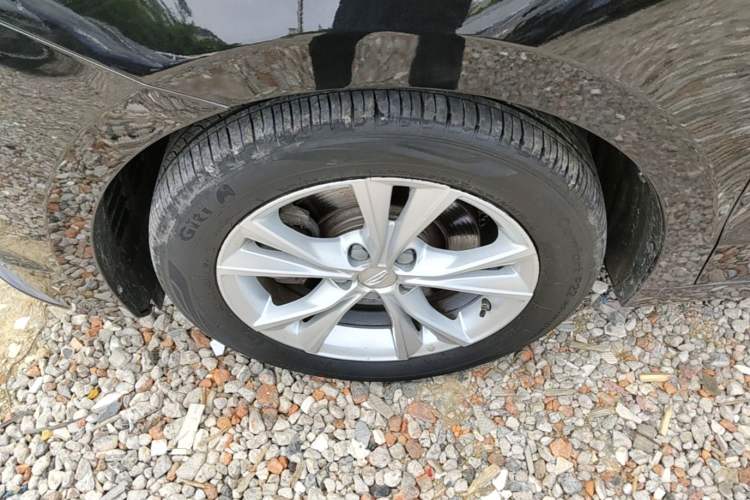 Used Geely Auto Emgrand GT 2020 Revised 1.8T Navigation Edition Left Front Wheel Hub