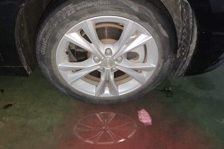 Used Geely Auto Emgrand GT 2020 Revised 1.8T Navigation Edition Right Front Wheel Hub
