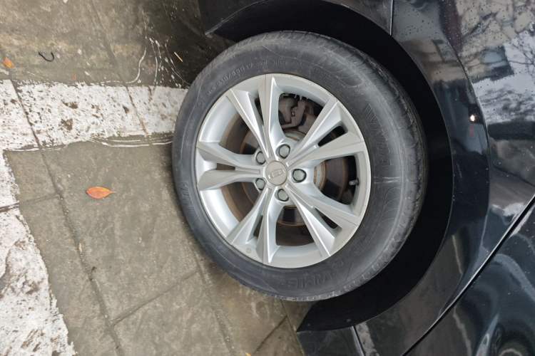 Used Geely Auto Emgrand GT 2020 1.8T Flagship Edition Right Rear Wheel Hub