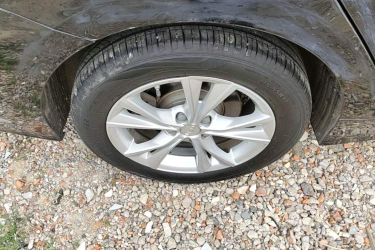 Used Geely Auto Emgrand GT 2020 Revised 1.8T Navigation Edition Right Rear Wheel Hub