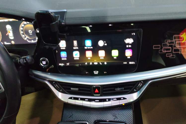Used Geely Auto Emgrand GT 2020 1.5T MHEV Yaozhi Edition Audio And AC Panel