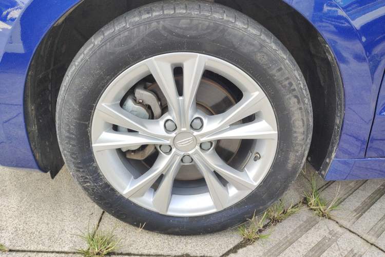 Used Geely Auto Emgrand GT 2020 1.5T MHEV Yaoxiang Edition Left Front Wheel Hub