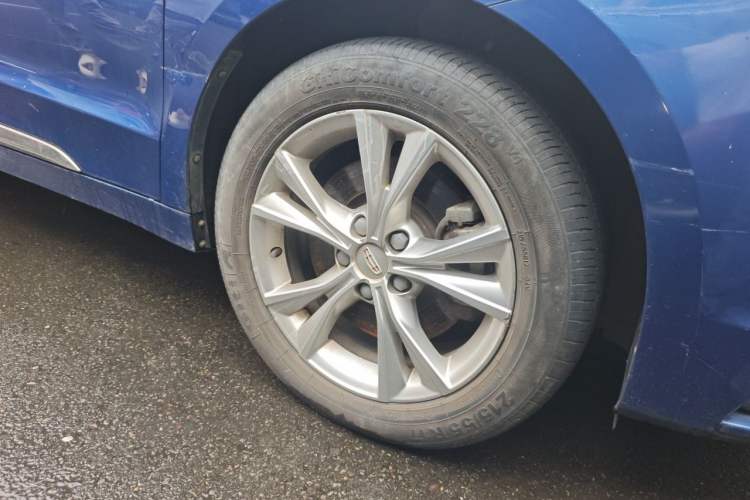 Used Geely Auto Emgrand GT 2020 1.8T Flagship Edition Right Front Wheel Hub