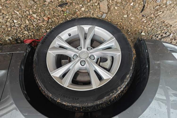 Used Geely Auto Emgrand GT 2020 1.8T Flagship Edition Left Front Wheel Hub