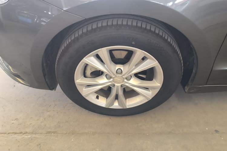 Used Geely Auto Emgrand GT 2020 1.8T Flagship Edition Left Front Wheel Hub