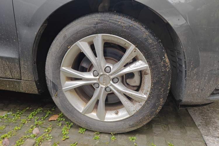 Used Geely Auto Emgrand GT 2020 Revised 1.8T Navigation Edition Right Front Wheel Hub