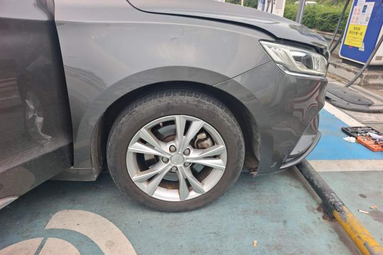 Used Geely Auto Emgrand GT 2020 1.5T MHEV Yaoxiang Edition Right Front Wheel Hub